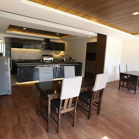 Royal Crown Hotel Yangon Dış mekan fotoğraf