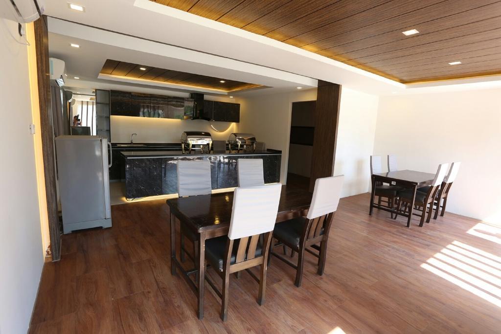 Royal Crown Hotel Yangon Dış mekan fotoğraf