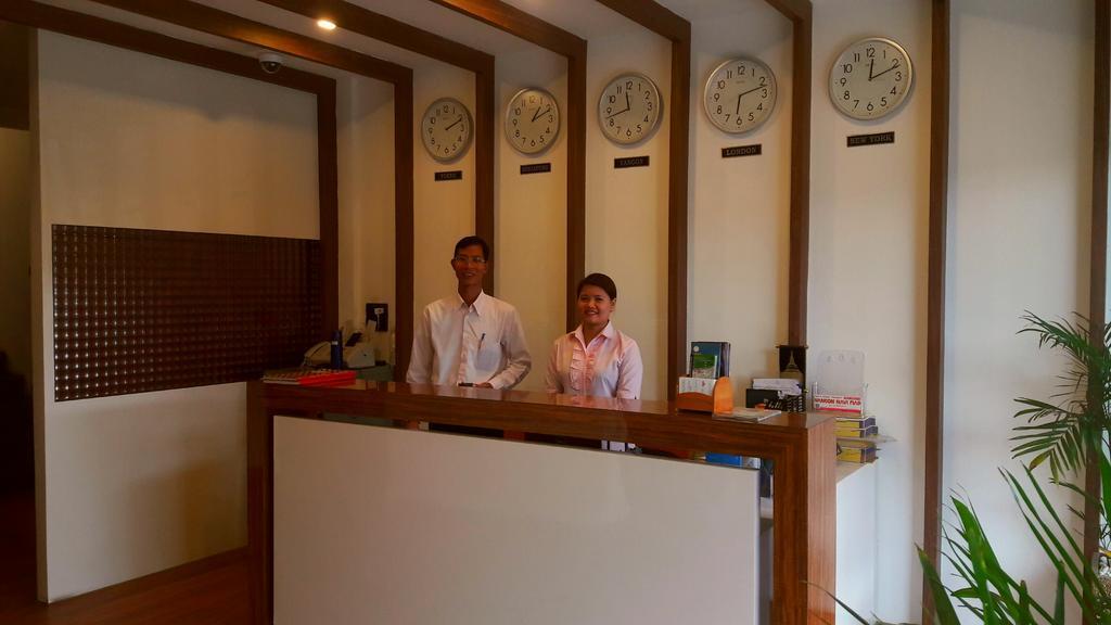 Royal Crown Hotel Yangon Dış mekan fotoğraf