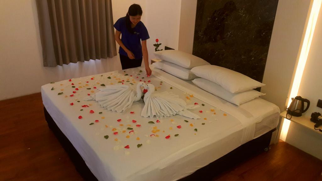 Royal Crown Hotel Yangon Dış mekan fotoğraf
