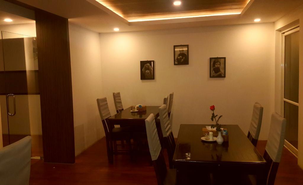 Royal Crown Hotel Yangon Dış mekan fotoğraf